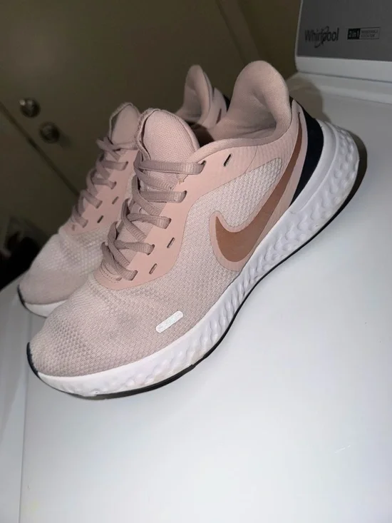 Nike Women's React Pink Running Shoes - Picture 4 of 7